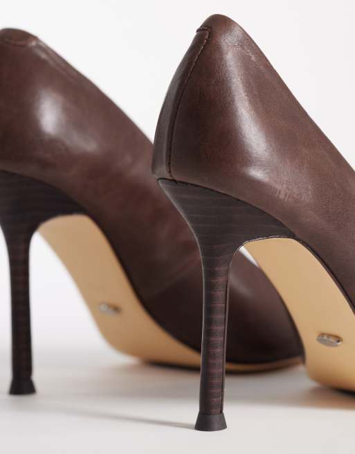 Zapatos marrón chocolate vintage de tacón Niki de Tony Bianco, 4 de 4