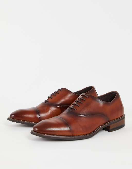 Zapatos marrones con cordones Derbyshire de Gianni Feraud