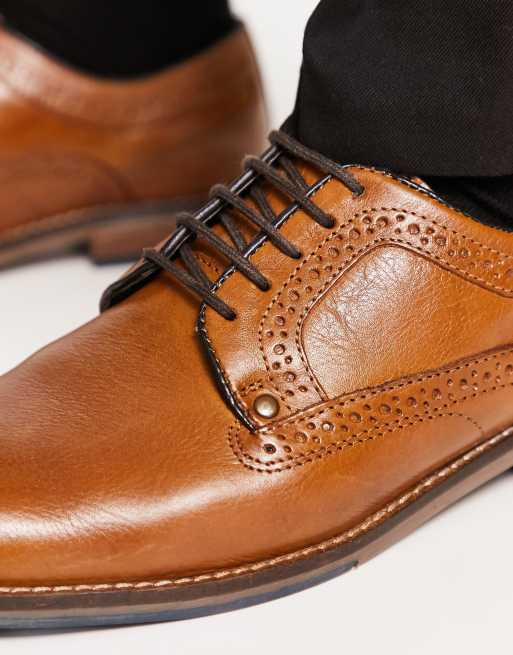 Zapatos marrones de estilo Oxford con cordones de Dune London Wide Fit, 3 de 4
