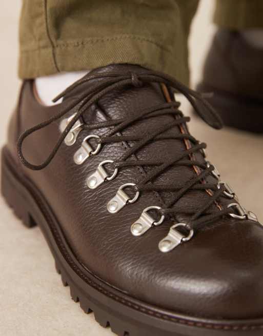 Zapatos marrones granulados estilo botas de senderismo de cuero Digby de ARKET, 3 de 4