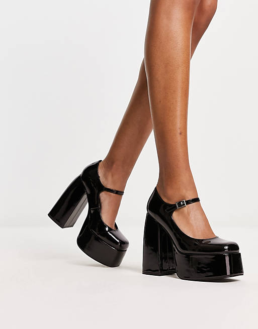 Zapatos negros acharolados de tacón estilo merceditas con plataforma de Koi   