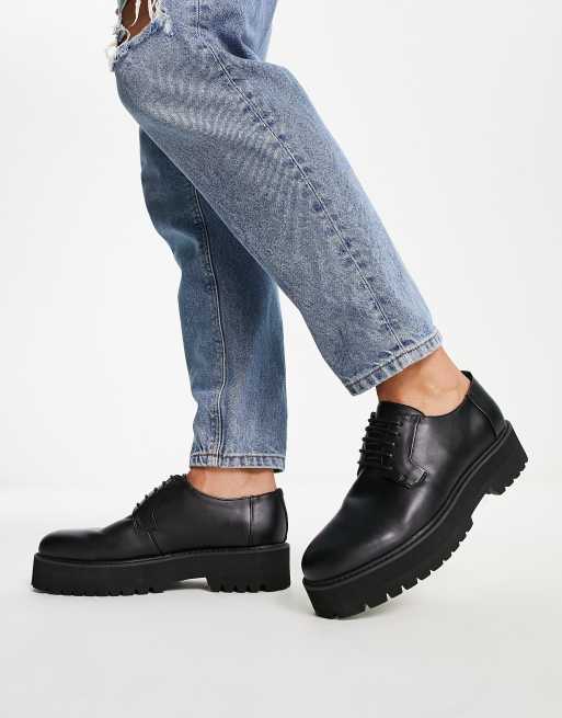 Zapatos negros con cordones de cuero sintético con suela gruesa en relieve de ASOS DESIGN