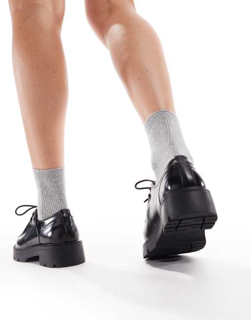 Zapatos negros con suela gruesa y cordones Alfa de SEQWL, 4 de 4