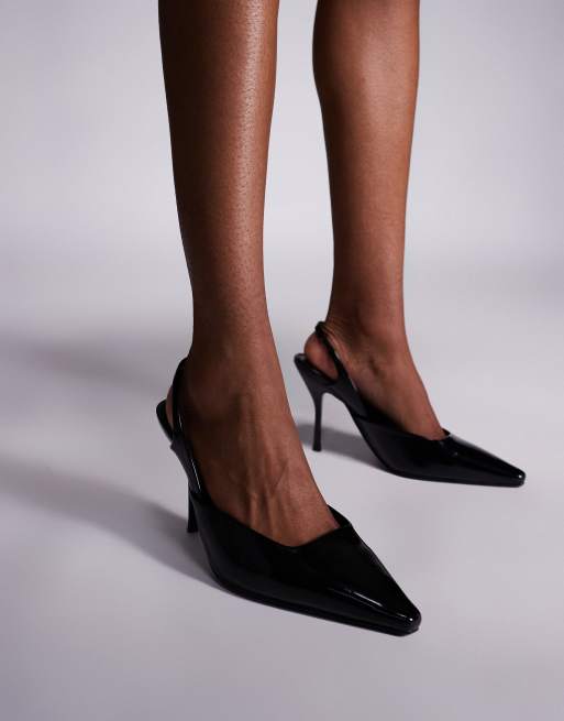 Zapatos negros destalonados de tacón con puntera fina Darcia de Simmi London Wide Fit