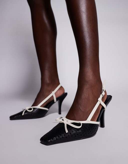 Zapatos negros y color crema destalonados de tacón con diseño calado a láser Alchemy de Public Desire