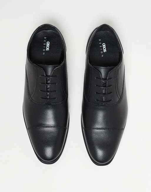 Zapatos Oxford de cuero negro con puntera de ASOS DESIGN, 2 de 5