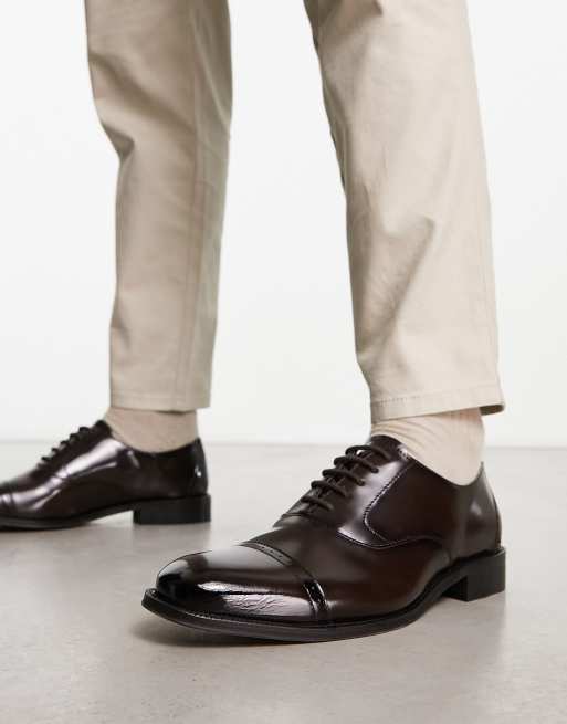 Zapatos Oxford marrón oscuro con cordones y detalle de puntera de cuero pulido de ASOS DESIGN