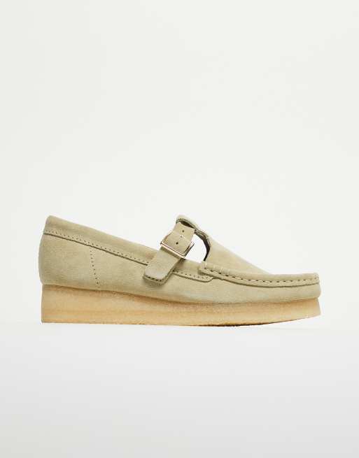 Zapatos planos color arce con diseño en forma de T de ante Wallabee de Clarks Originals