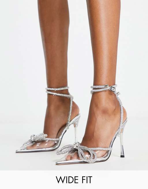 Zapatos plateados de tacón con detalle de lazo Midnight de Public Desire Wide Fit | ASOS