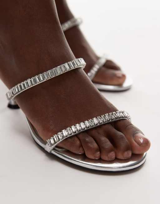 Zapatos plateados de tacón con diseño con abalorios Issa de Topshop, 2 de 4