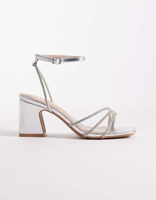 Zapatos plateados de tacón grueso minimalistas Leal de SEQWL