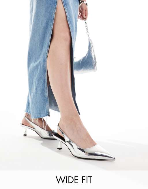 Zapatos plateados destalonados de tacón bajo Stroll de ASOS DESIGN Wide Fit