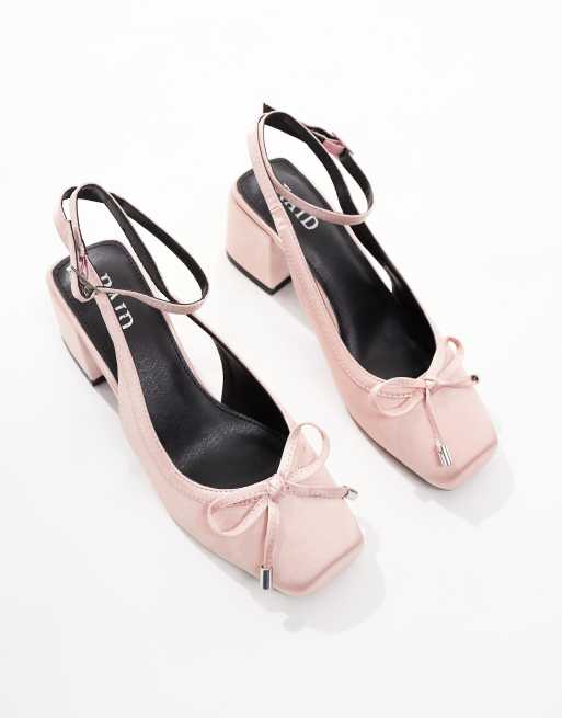 Zapatos rosa pastel estilo bailarinas con tacón bajo de bloque de satén Emilia de Raid, 3 de 4