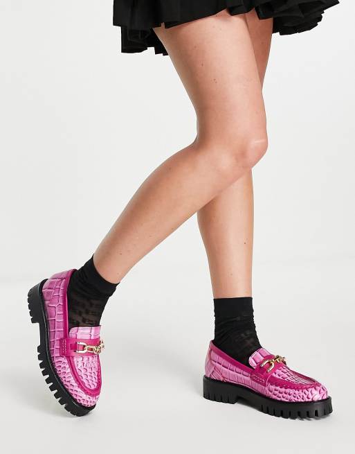 Zapatos rosas planos de efecto cocodrilo con suela gruesa de cuero Freya de Asra