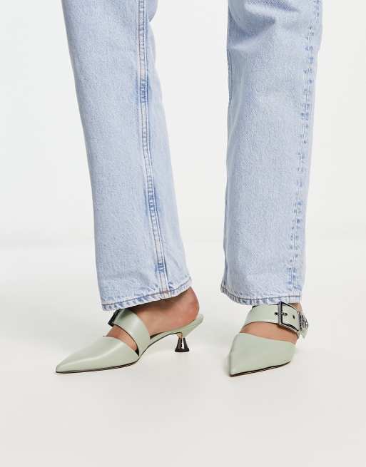 Zapatos verde salvia de tacón con detalle de hebilla de Charles & Keith, 4 de 4