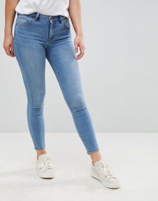 Женские светлые джинсы