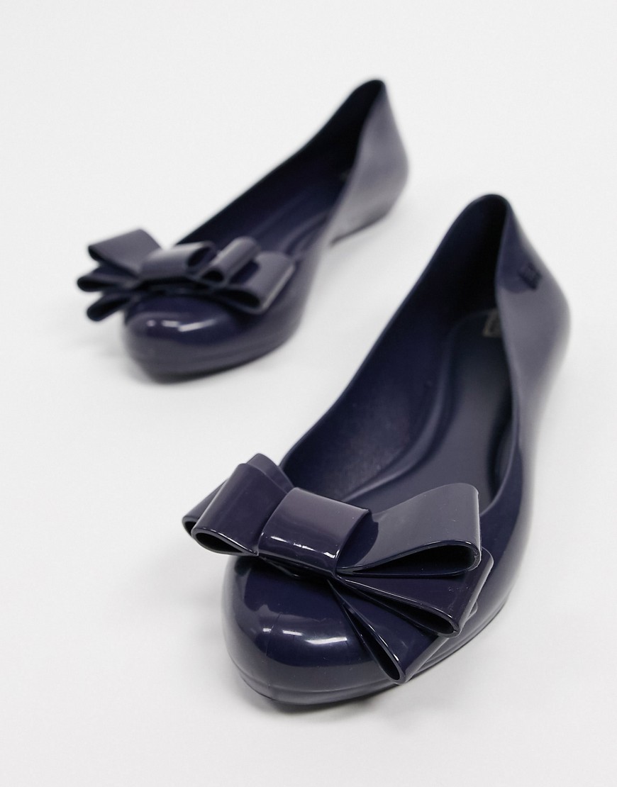 Zaxy – Marinblå platta skor med rosett