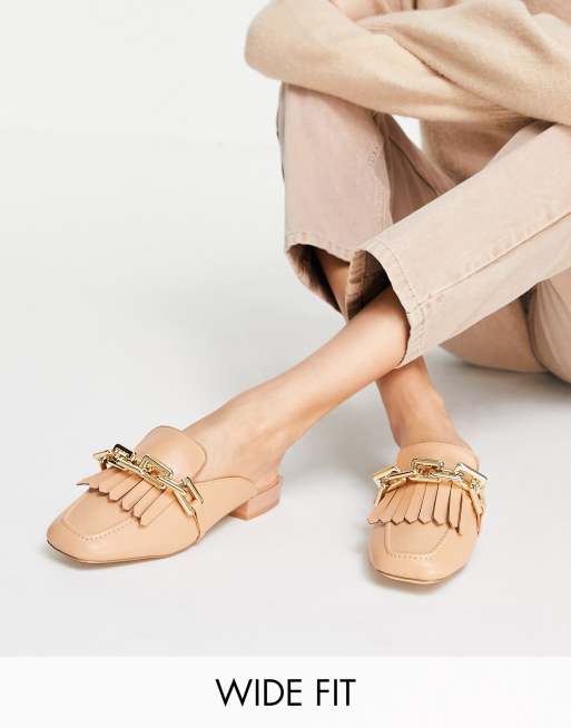 Z_Code_Z – Avan – Kamelfärgade platta skor med kedjedetalj och bred passform – Endast hos ASOS – CAMEL