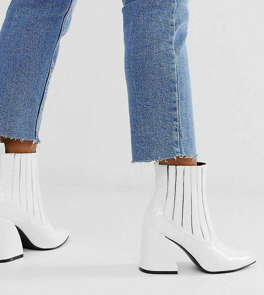 Z_Code_Z Exclusive Idaa white patent heeled chelsea boots