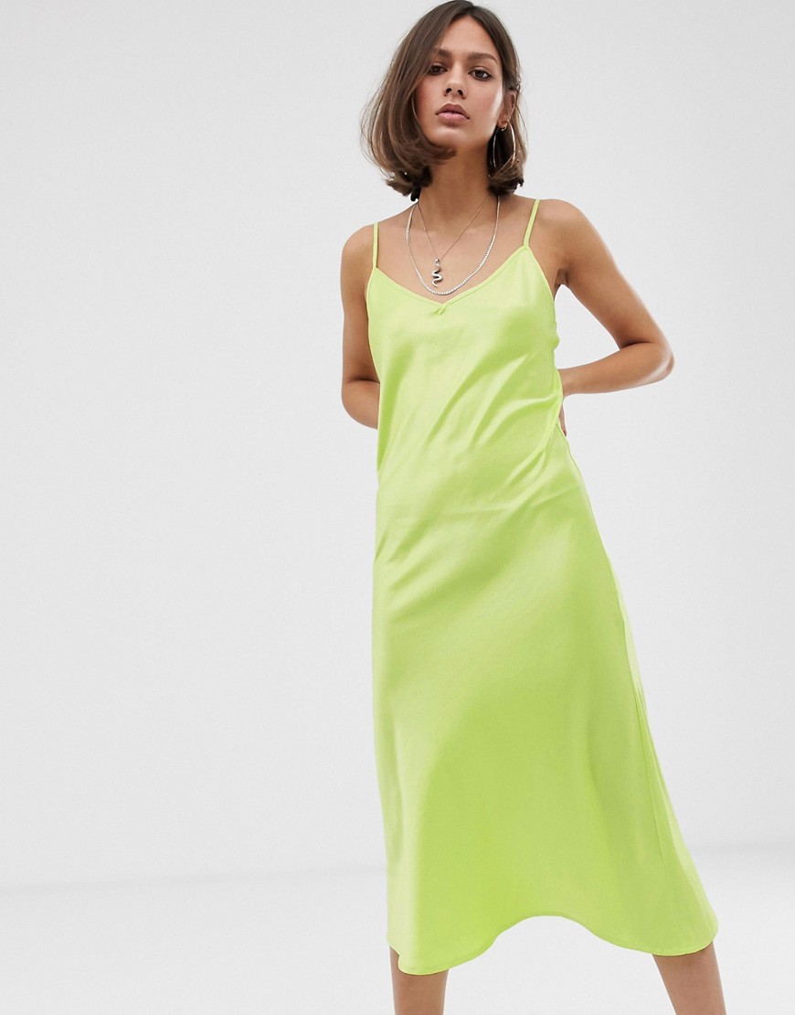 фото Зеленое атласное платье-комбинация bershka-зеленый