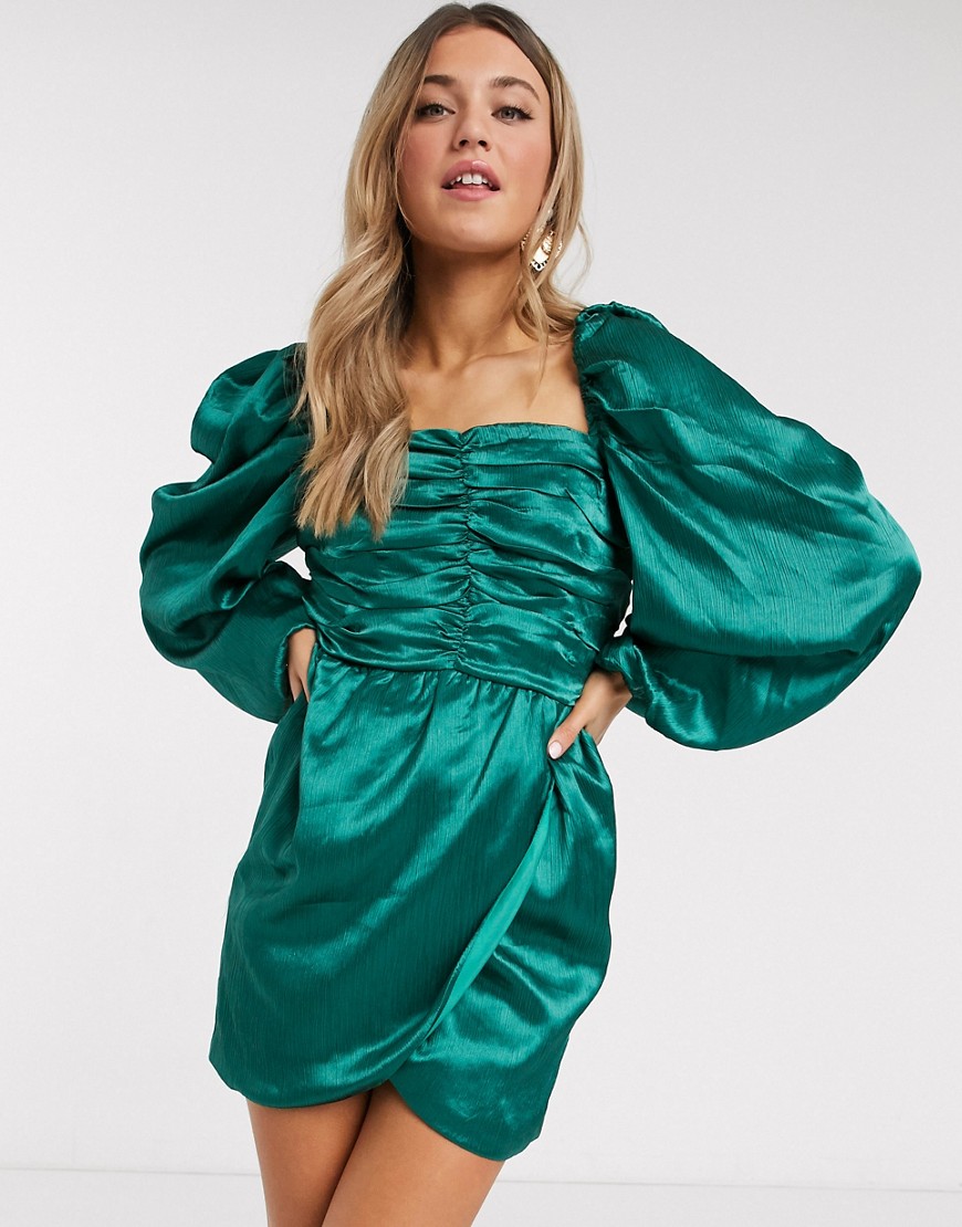 фото Зеленое атласное платье мини с пышными рукавами in the style x lorna luxe-зеленый