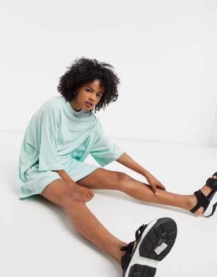 Зеленое платье-футболка oversized из органического хлопка Weekday Huge-Зеленый цвет