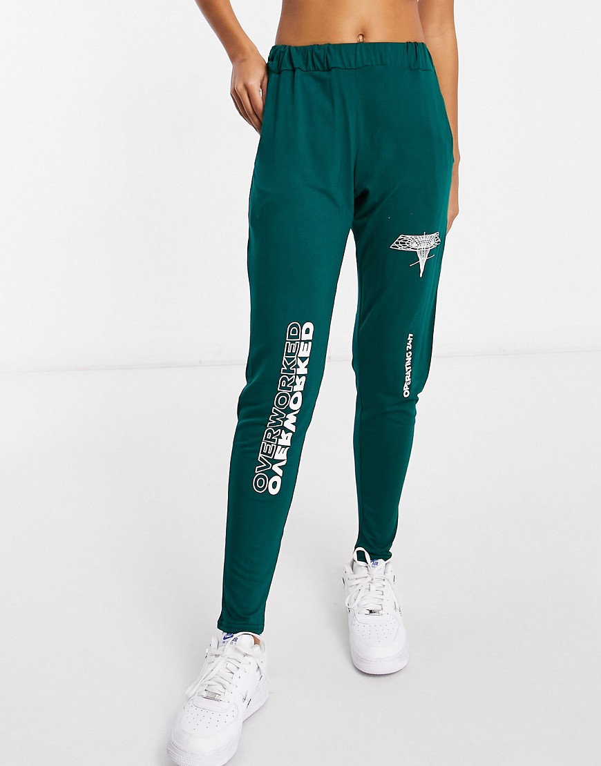 фото Зеленые брюки для дома с надписью "оverworked" adolescent clothing-зеленый цвет