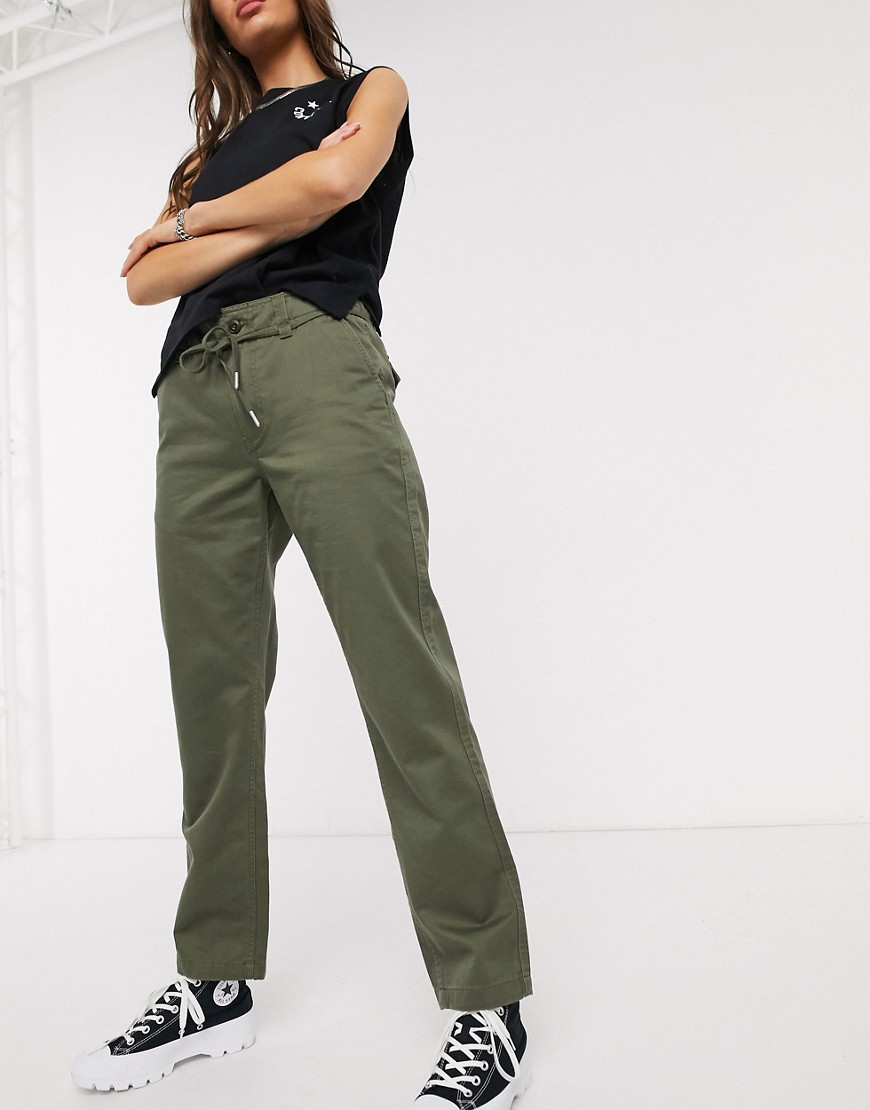 фото Зеленые брюки карго с черной завязкой converse-зеленый