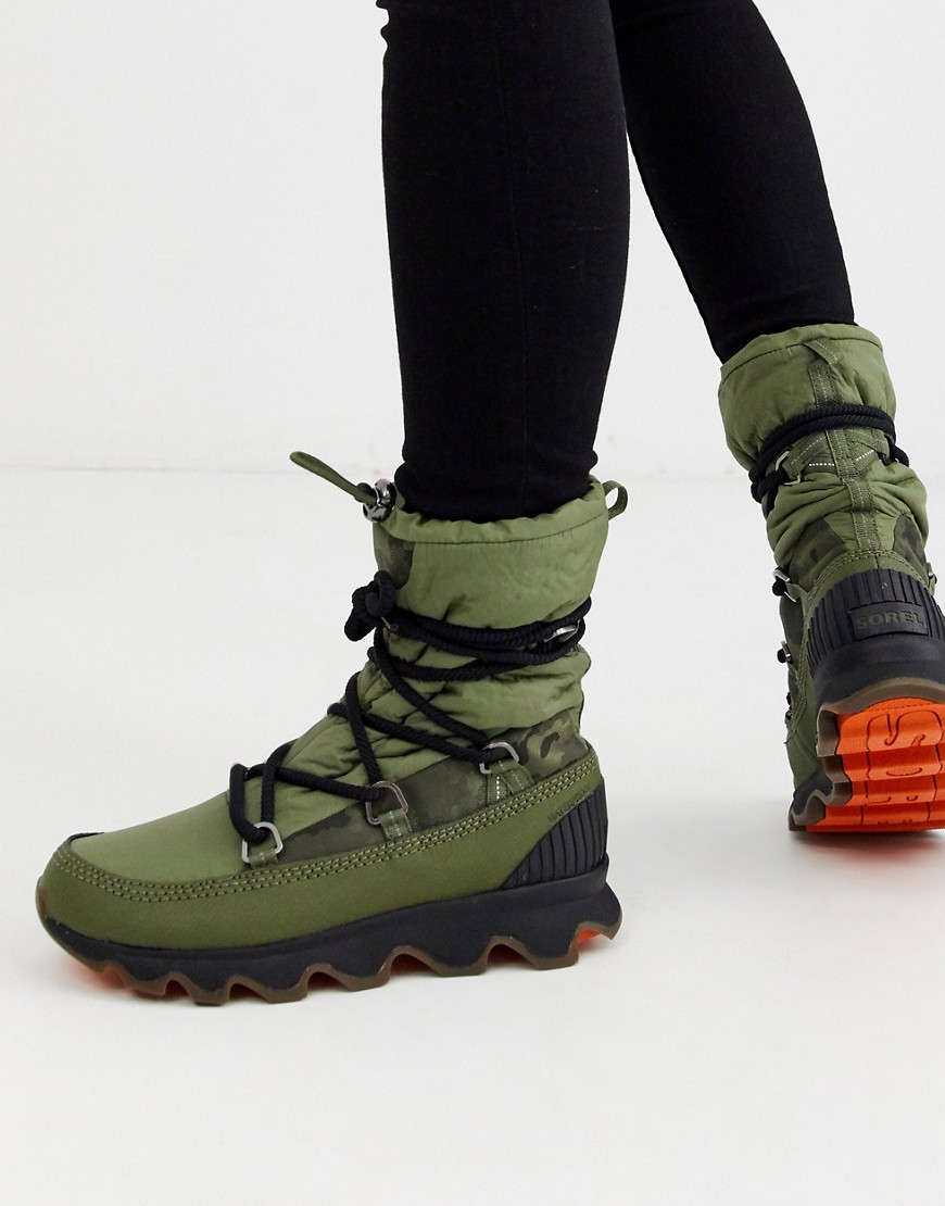 фото Зеленые непромокаемые ботинки на шнуровке sorel-зеленый