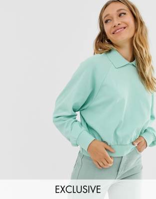 фото Зеленый короткий свитшот-oversize c воротником поло monki