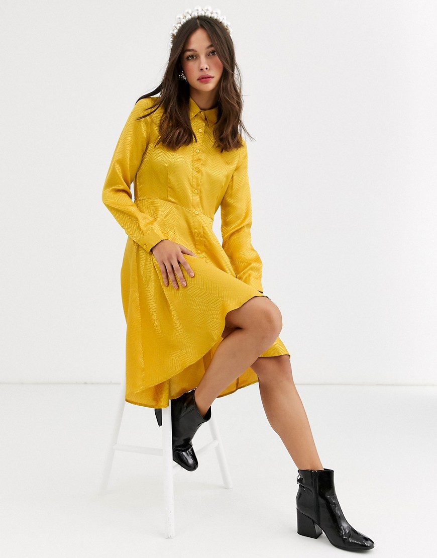 фото Жаккардовое платье-рубашка горчичного цвета qed london-желтый