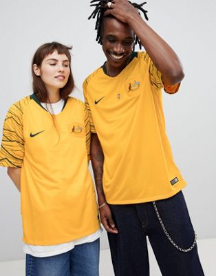 Желтая футболка Nike Football 