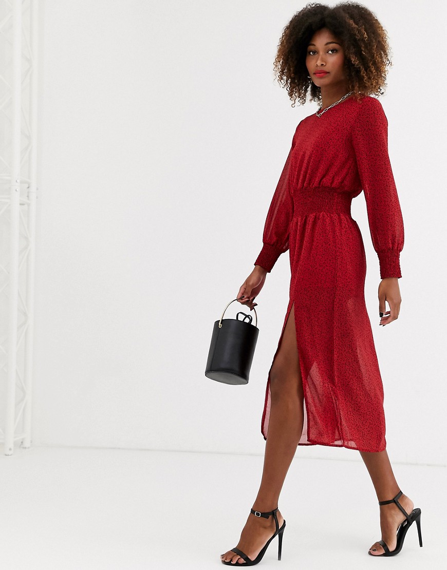 Zibi London – Midiklänning i chiffong med lång ärm, resårmidja och sidoslits-Röd