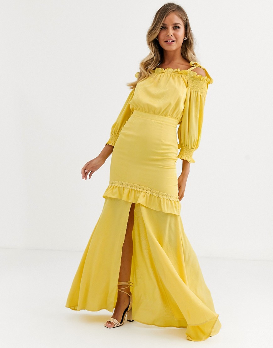 фото Золотисто-желтое ярусное платье макси с отделкой на плечах dark pink-желтый