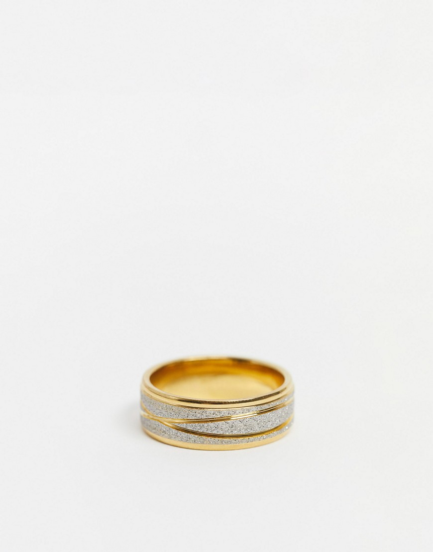 фото Золотистое кольцо из нержавеющей стали с кристаллами по ободку снаружи topman-золотистый