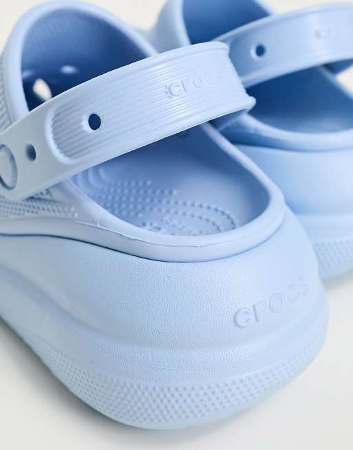 Crocs blancas con online azul