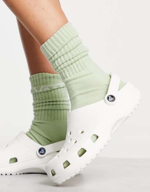 Zuecos blancos clásicos de Crocs, 2 de 4