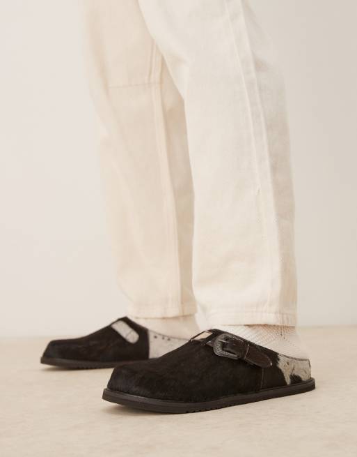 Zuecos estilo mules con estampado de vaca, hebilla y acabado de pelo premium de ASOS DESIGN, 3 de 4