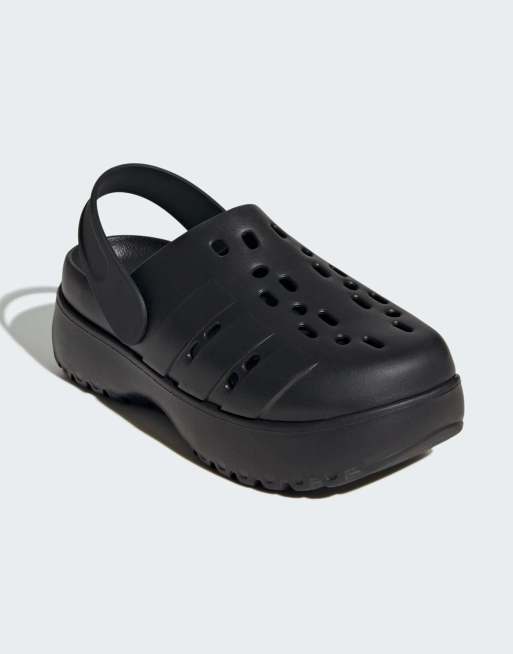 Zuecos negro núcleo con plataforma Adilette de adidas Performance