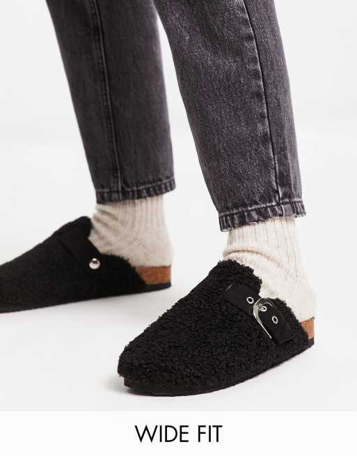 Zuecos negros de borreguito de Simply Be Wide Fit
