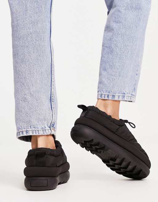 Zuecos negros Maxi de UGG ASOS